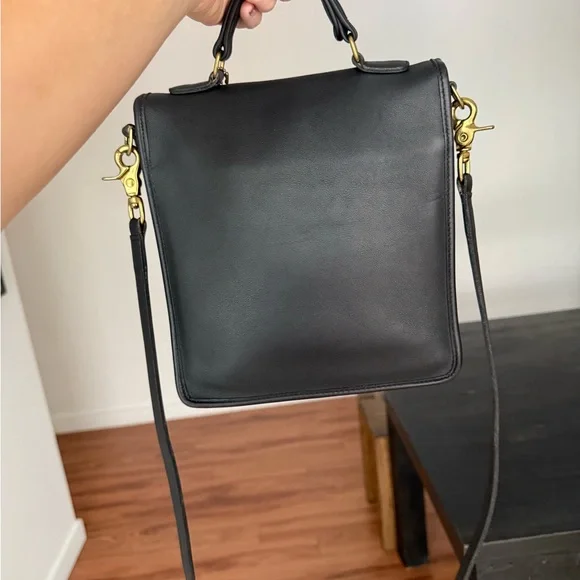 Vintage Coach Station Bag - Picture 2 of 6